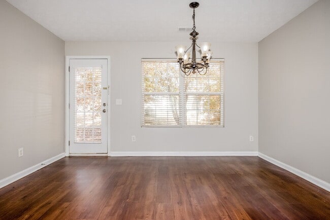 Building Photo - 717 Douglass Cir