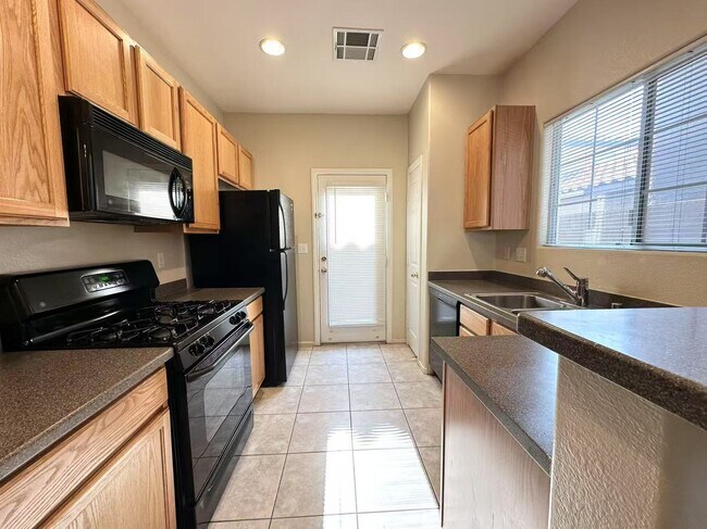 Building Photo - Charming 3-Bed Home with Loft in Centennia...