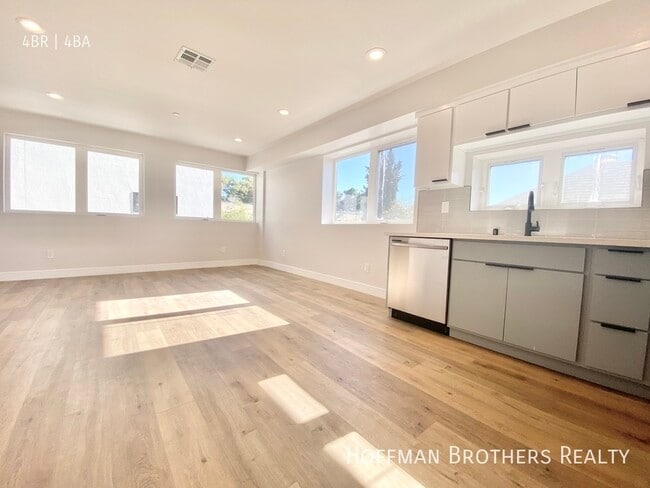 Building Photo - 1726 S Menlo Ave Los Angeles, CA 90006