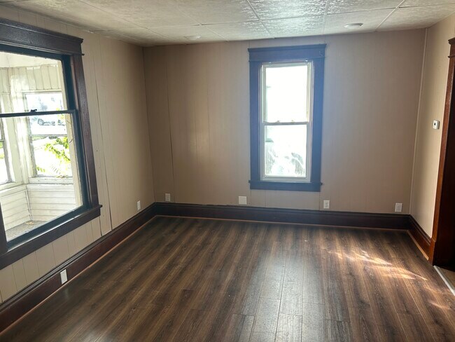 Building Photo - 33 S McKinley Ave