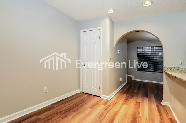 Foto del edificio - 4020 Meadow Glen Way