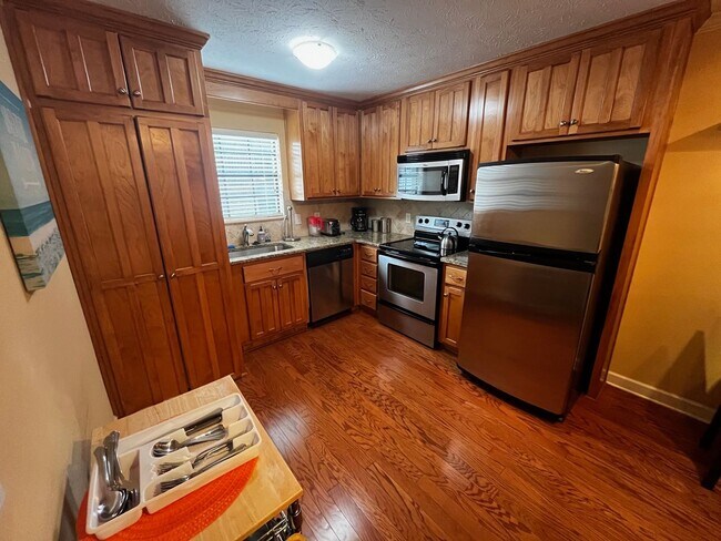 Foto del edificio - Burton Place Condo, #132