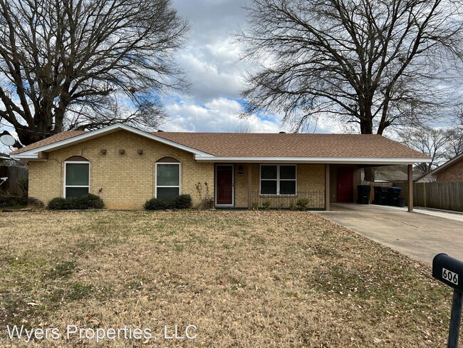 Building Photo - 3 br, 2 bath House - 606 Golfcrest Drive