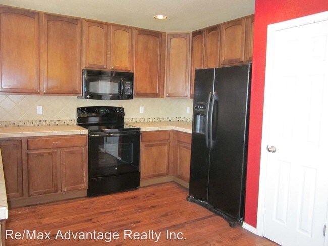 Building Photo - 3740 Red Baron Dr