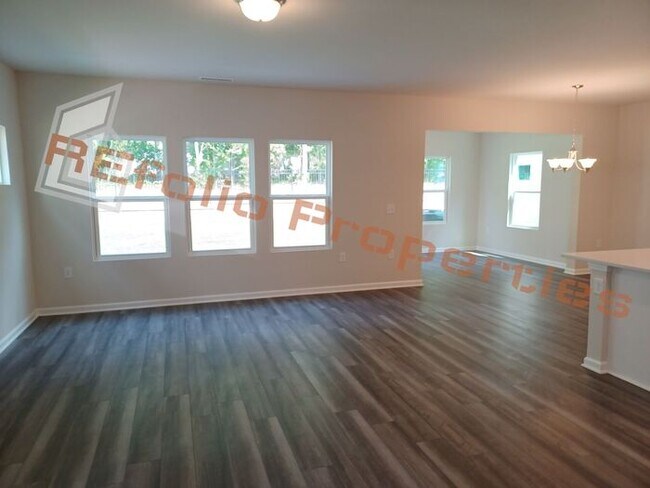 Foto del edificio - Brand New 3 BD 2-Car Garage Home w/Sunroom...