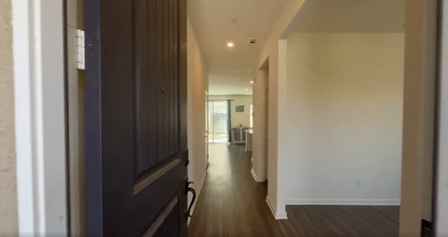 Building Photo - 24943 Dassault Ct