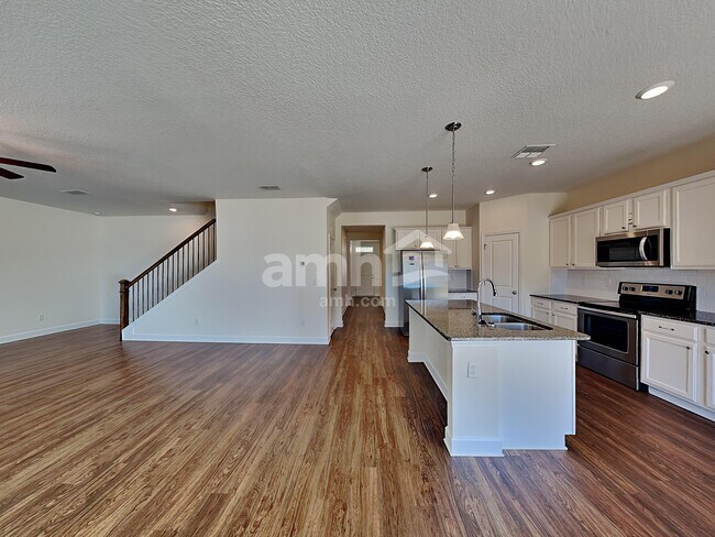 Foto del edificio - 3051 Creek Village Ln