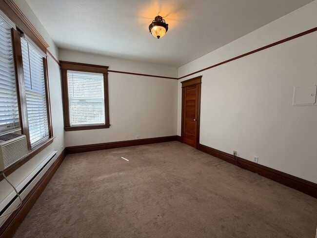 Building Photo - 460 N 3rd St