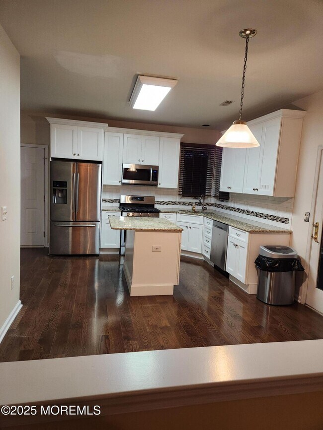 Building Photo - 42 Vardon Way