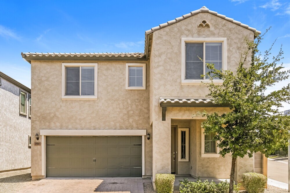 Foto principal - 1945 N Arroya Rd