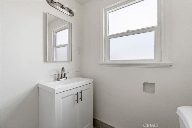 Photo - 266 W 9th St House