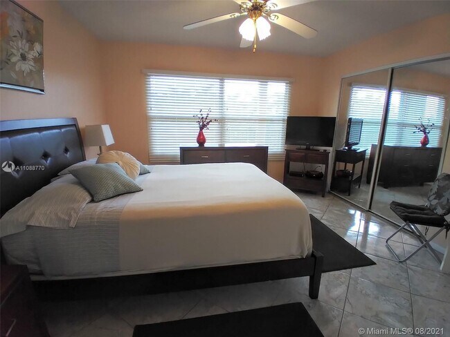 Foto del edificio - 601 SW 142nd Ave