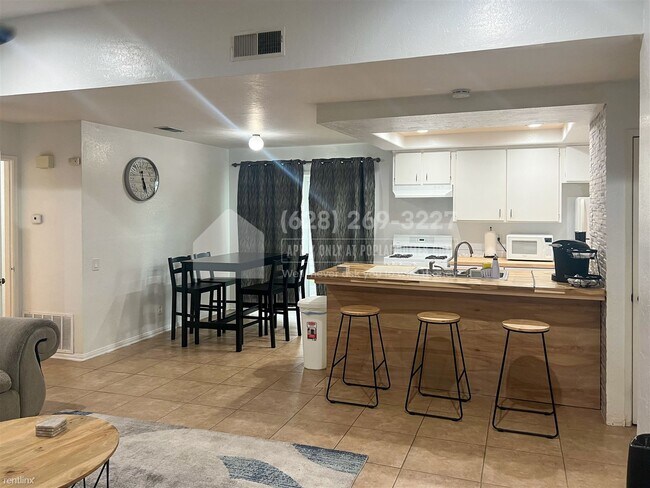 Building Photo - 2 br, 2 bath House - 1 Lakeview Circle -