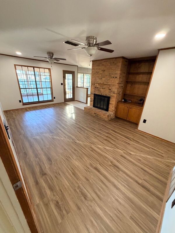 Building Photo - 406 Sheila Blvd