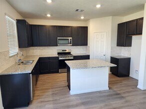 Building Photo - 1530 Grand Olympia Dr