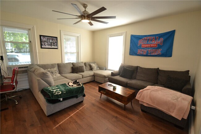 Foto del edificio - 505 E Main St