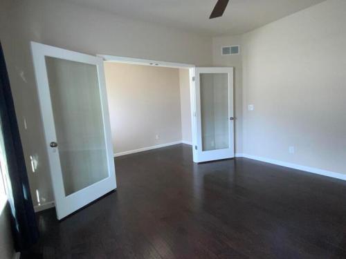 Building Photo - Charming 3 Bedroom Rental Home with Firepl...