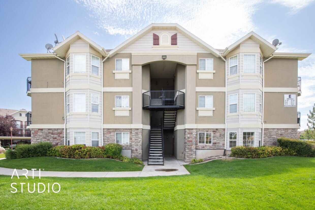 Primary Photo - Wonderful 3 bed/2 bath Condo!