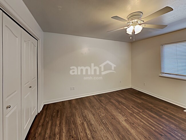 Building Photo - 896 N 1110 W