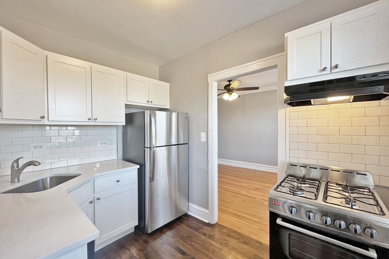 Foto principal - 326-334 S. Austin Blvd.