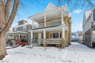 Building Photo - 1323 W 89th St