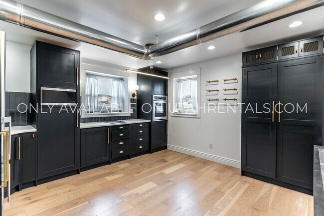 Foto del edificio - 276 E Broadway