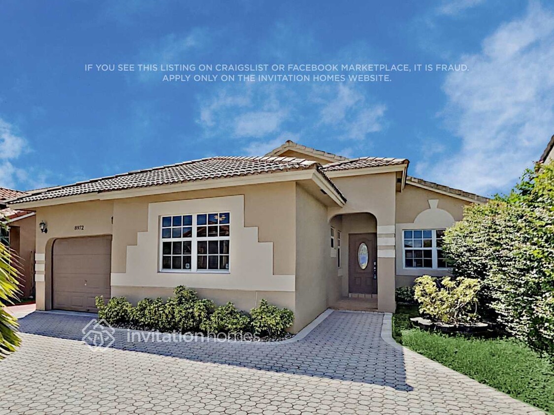 Foto principal - 8972 NW 148th St