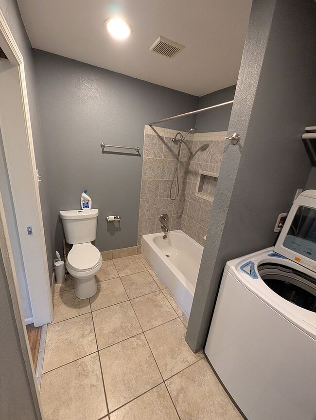 Foto del edificio - 1210 Syracuse St