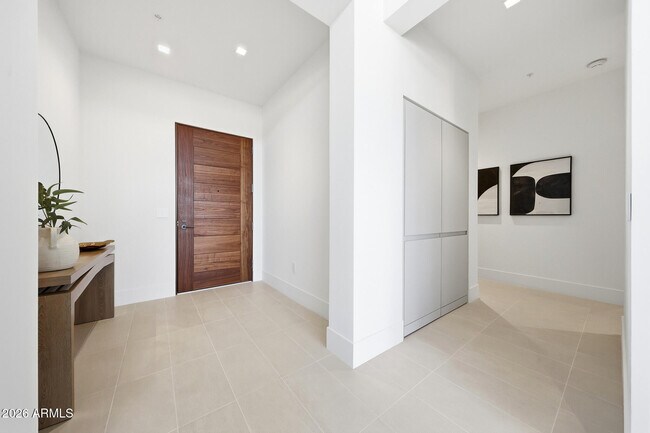 Foto del edificio - 6587 N Palmeraie Blvd