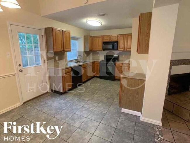 Building Photo - 18614 Seaton Dr
