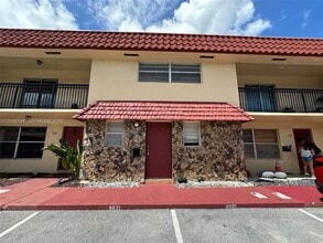 Building Photo - 6631 SW 41st Pl