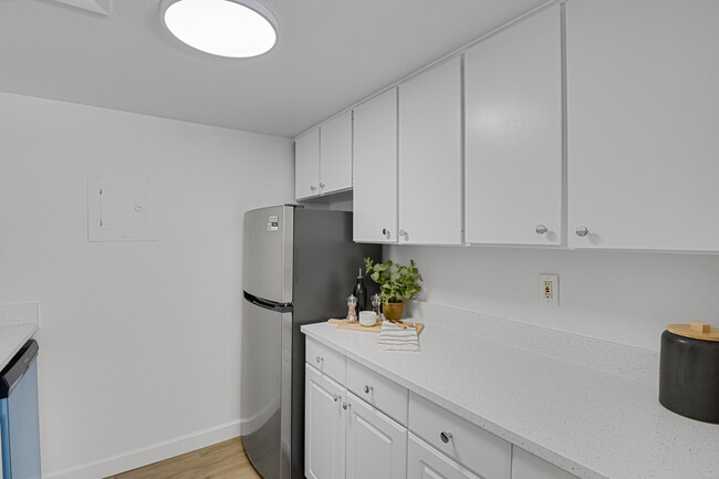 Building Photo - 3369 S Monaco Pky