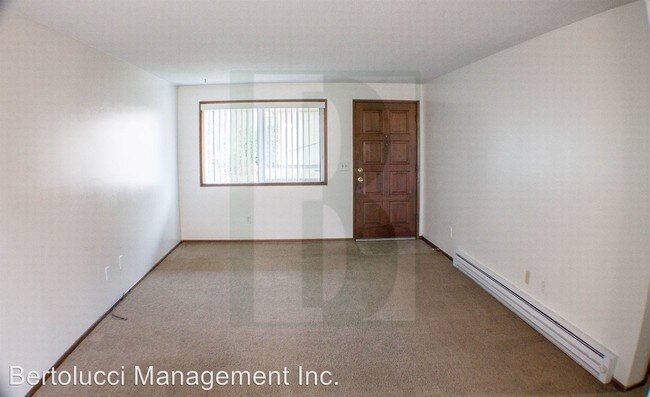 Building Photo - 1552-1562 Evergreen Ave NE
