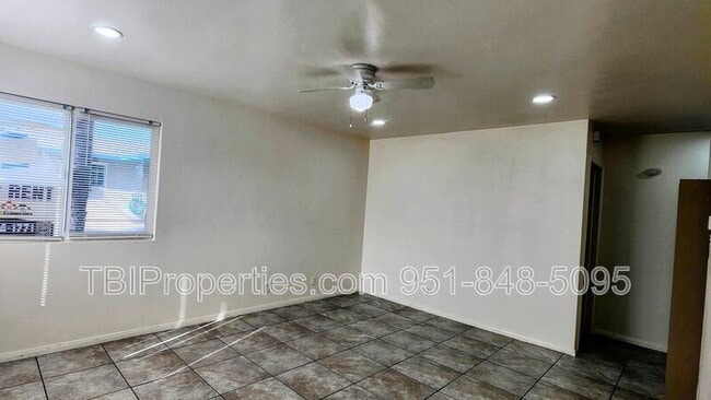Foto del edificio - 515 Ramona Ave N