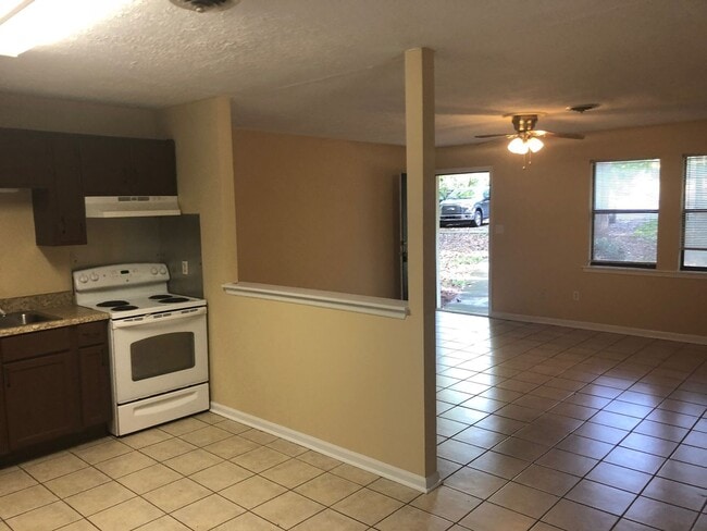 Building Photo - 150-152 Studio Ct