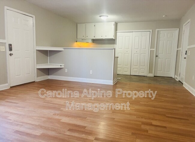 Foto del edificio - 807 Shaver St