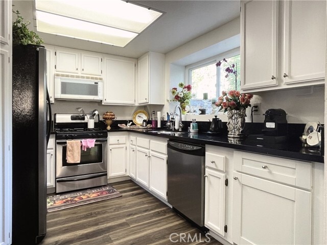 Foto del edificio - 2729 Fairlane Pl