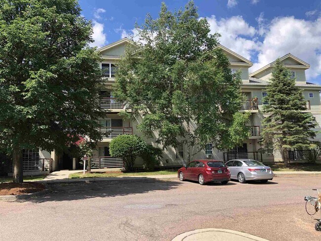 Building Photo - 340 Hildred Dr