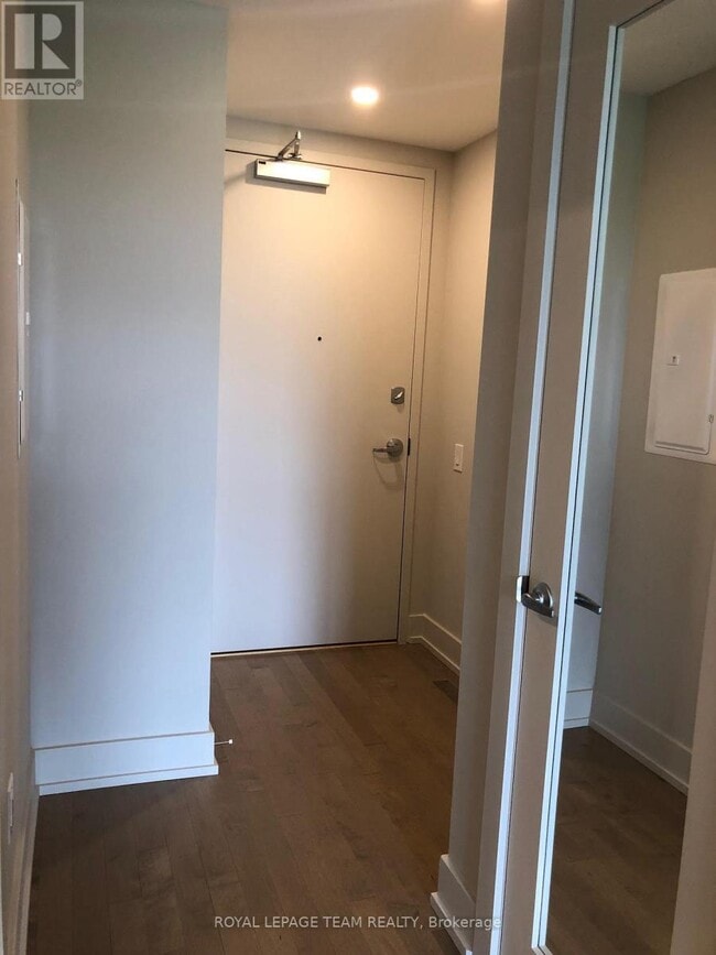 Photo du bâtiment - 60 Springhurst Ave