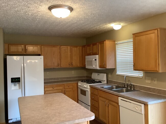 Building Photo - 8889 Sedona Court