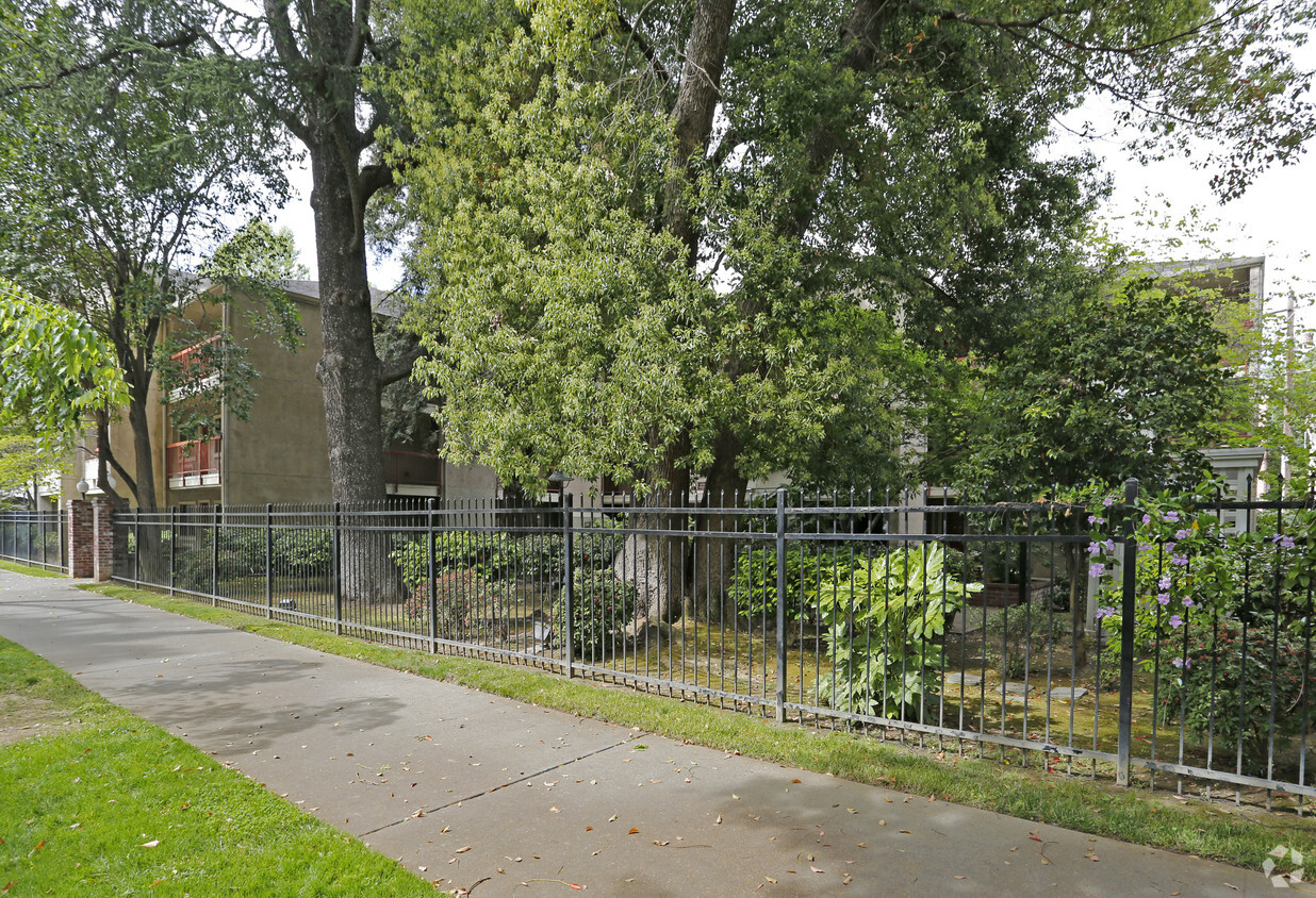 Building Photo - The Terraces at Capitol Park