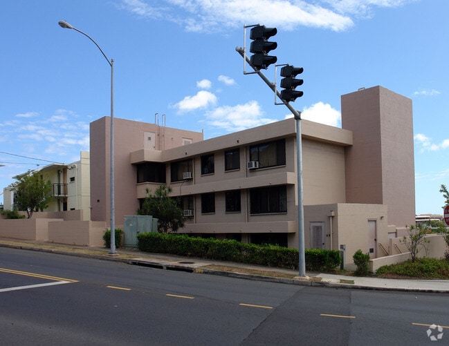 Building Photo - 245 Iolani Ave