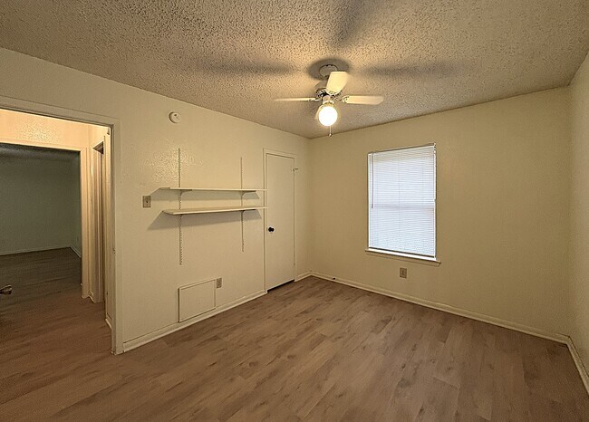 Foto del edificio - 1119 Rhonda Lee St