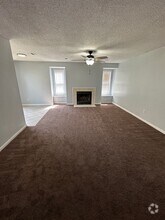 Building Photo - 528 Rainbow Ct
