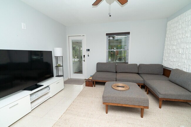 Foto del edificio - 1328 NE 1st Ave.