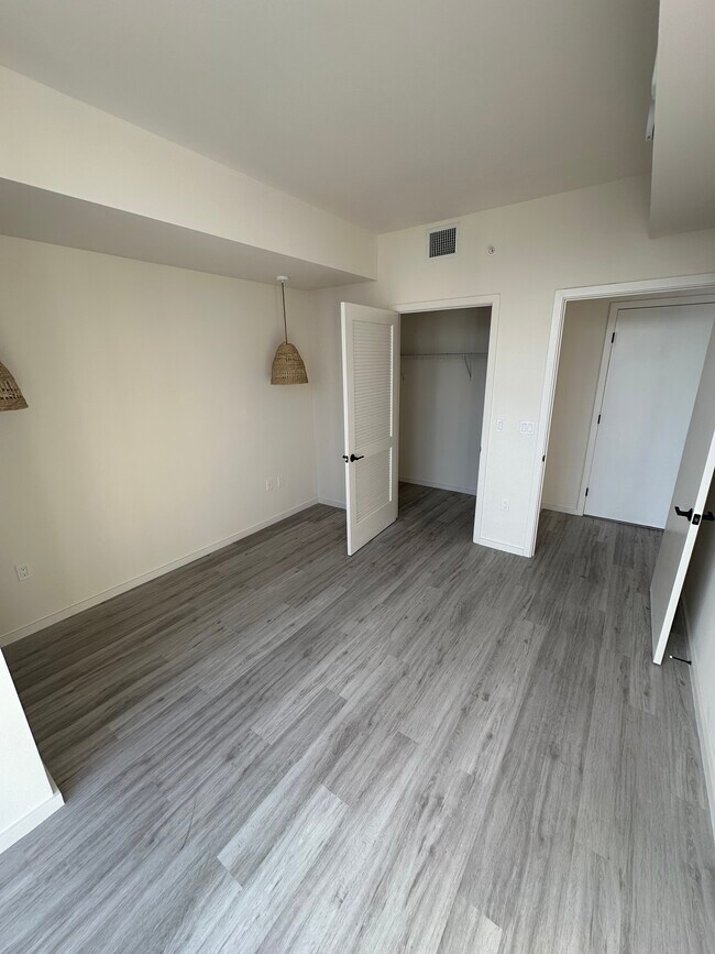 Foto del edificio - 445 NE 32nd St