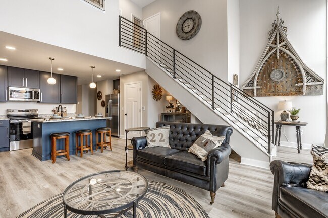 Building Photo - 108 W Main St