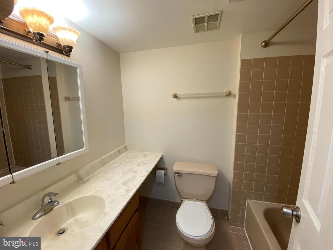 Primary Photo - 802 Mountainview Dr