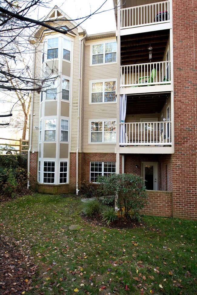 633 Admiral Dr Unit 107, Annapolis, MD 21401 Condo for Rent in