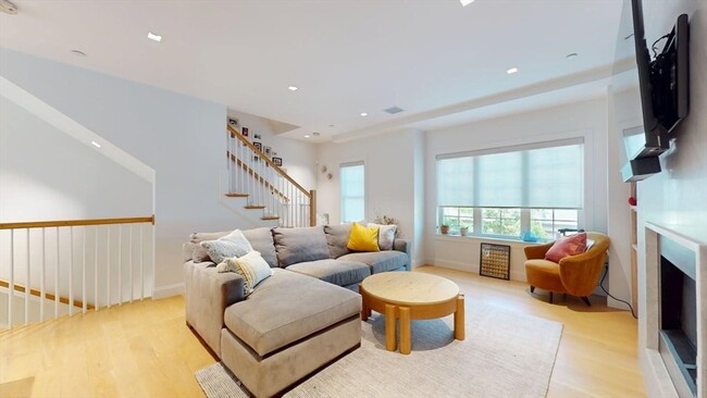 *Pictures are representative samples of the advertised unit. In some cases, the actual units you tou - 29 Crowninshield Rd